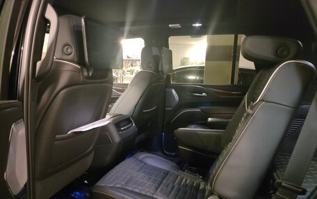 Cadillac Escalade V, 2023 год, 14 000 000 рублей, 8 фотография