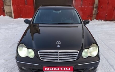 Mercedes-Benz C-Класс, 2006 год, 850 000 рублей, 1 фотография