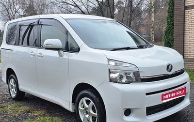 Toyota Voxy II, 2012 год, 1 250 000 рублей, 1 фотография