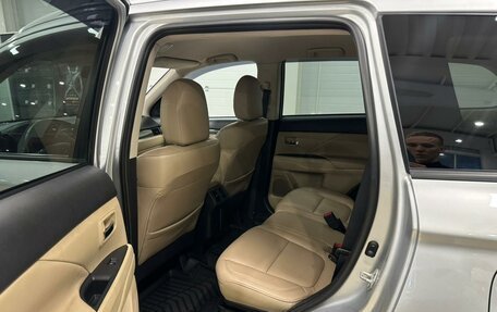 Mitsubishi Outlander III рестайлинг 3, 2020 год, 2 399 999 рублей, 18 фотография