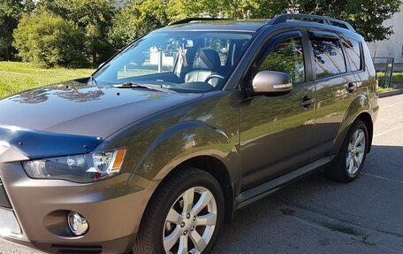 Mitsubishi Outlander III рестайлинг 3, 2012 год, 1 500 000 рублей, 2 фотография