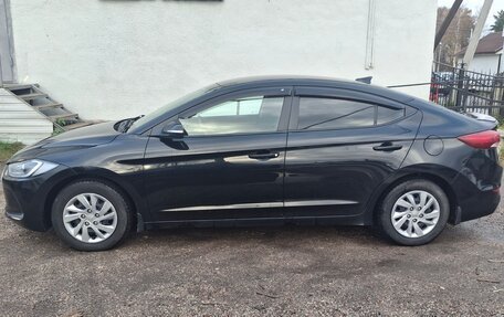 Hyundai Elantra VI рестайлинг, 2018 год, 1 000 000 рублей, 9 фотография