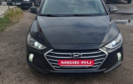 Hyundai Elantra VI рестайлинг, 2018 год, 1 000 000 рублей, 5 фотография