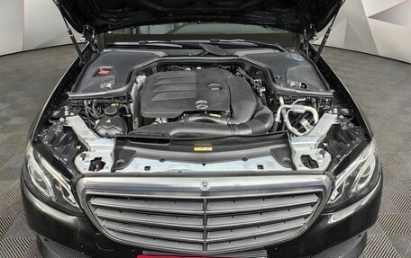 Mercedes-Benz E-Класс, 2019 год, 2 790 000 рублей, 19 фотография