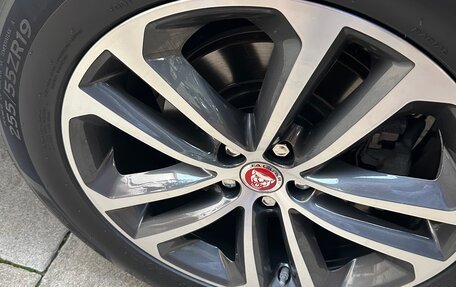 Jaguar F-Pace, 2020 год, 3 900 000 рублей, 24 фотография