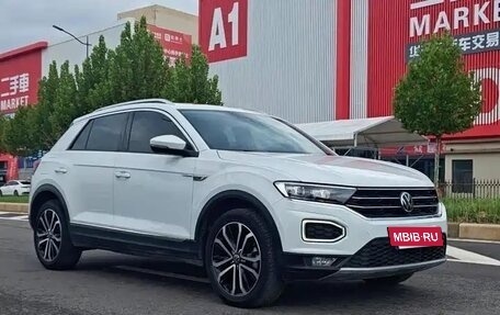 Volkswagen T-Roc I, 2021 год, 1 520 900 рублей, 1 фотография