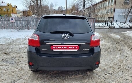 Toyota Auris II, 2011 год, 720 000 рублей, 2 фотография