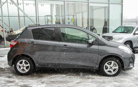 Toyota Vitz, 2017 год, 875 000 рублей, 6 фотография