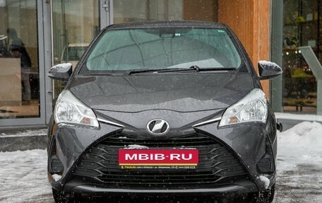 Toyota Vitz, 2017 год, 875 000 рублей, 4 фотография