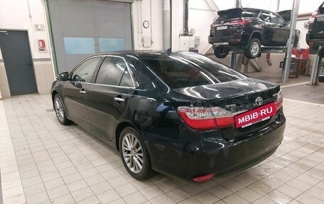 Toyota Camry, 2017 год, 1 528 100 рублей, 10 фотография