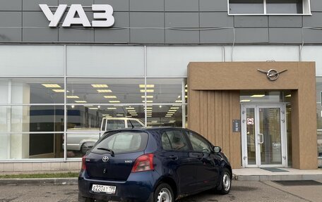 Toyota Yaris III рестайлинг, 2007 год, 450 000 рублей, 3 фотография