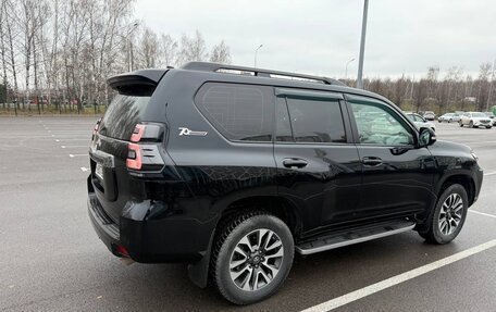Toyota Land Cruiser Prado 150 рестайлинг 2, 2021 год, 7 800 000 рублей, 5 фотография