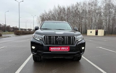 Toyota Land Cruiser Prado 150 рестайлинг 2, 2021 год, 7 800 000 рублей, 2 фотография