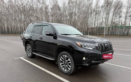 Toyota Land Cruiser Prado 150 рестайлинг 2, 2021 год, 7 800 000 рублей, 3 фотография