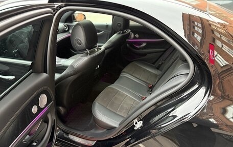 Mercedes-Benz E-Класс, 2020 год, 5 200 000 рублей, 27 фотография