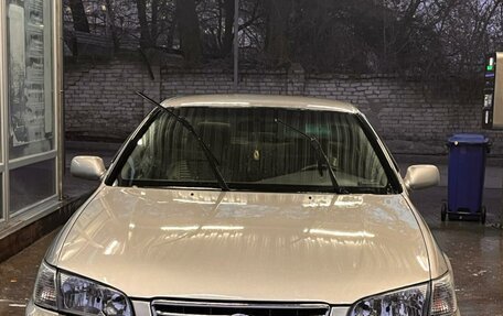 Toyota Camry, 2000 год, 550 000 рублей, 1 фотография