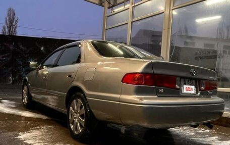 Toyota Camry, 2000 год, 550 000 рублей, 3 фотография