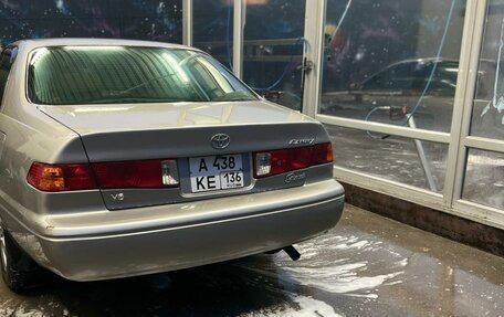 Toyota Camry, 2000 год, 550 000 рублей, 4 фотография