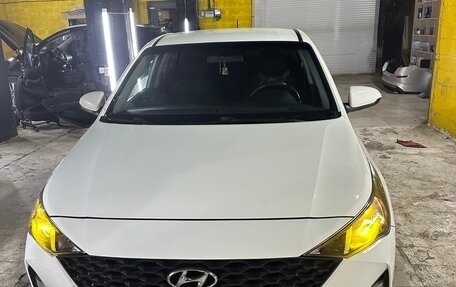 Hyundai Solaris II рестайлинг, 2020 год, 1 100 000 рублей, 1 фотография