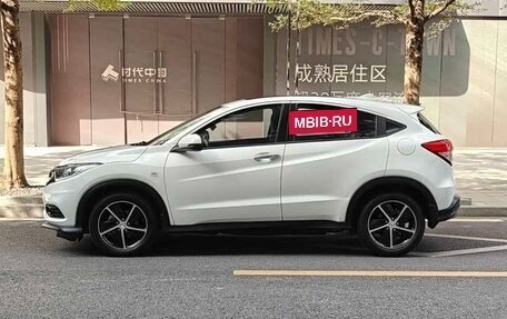 Honda Vezel, 2021 год, 1 267 000 рублей, 3 фотография