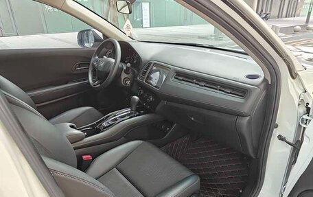 Honda Vezel, 2021 год, 1 267 000 рублей, 10 фотография