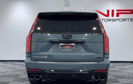 Cadillac Escalade V, 2025 год, 27 692 698 рублей, 5 фотография