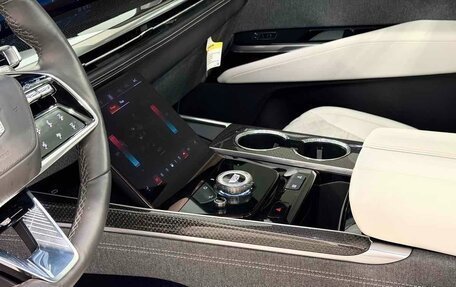 Cadillac Escalade V, 2025 год, 27 692 698 рублей, 24 фотография