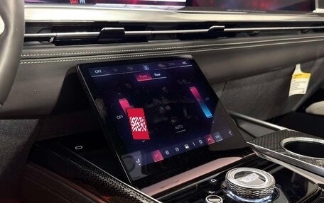 Cadillac Escalade V, 2025 год, 27 692 698 рублей, 22 фотография