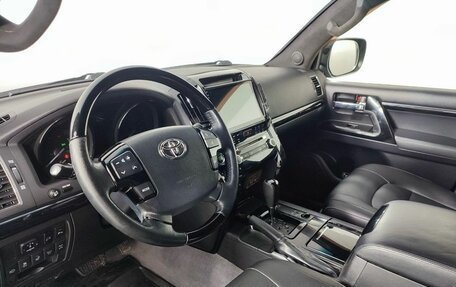 Toyota Land Cruiser 200, 2012 год, 2 950 000 рублей, 9 фотография