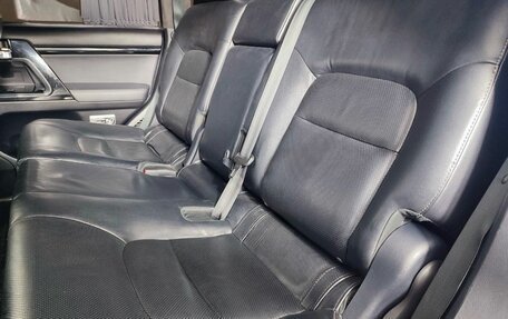 Toyota Land Cruiser 200, 2012 год, 2 950 000 рублей, 10 фотография