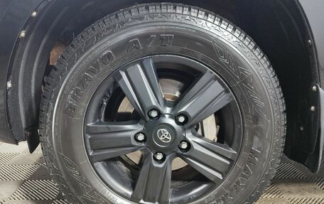 Toyota Land Cruiser 200, 2012 год, 2 950 000 рублей, 15 фотография