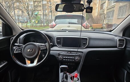 KIA Sportage IV рестайлинг, 2020 год, 2 500 000 рублей, 10 фотография