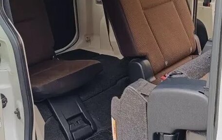 Toyota Sienta II, 2017 год, 1 425 000 рублей, 15 фотография