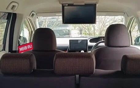 Toyota Sienta II, 2017 год, 1 425 000 рублей, 14 фотография