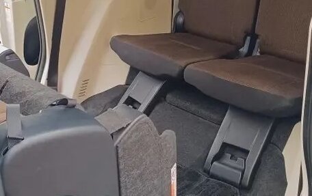 Toyota Sienta II, 2017 год, 1 425 000 рублей, 18 фотография