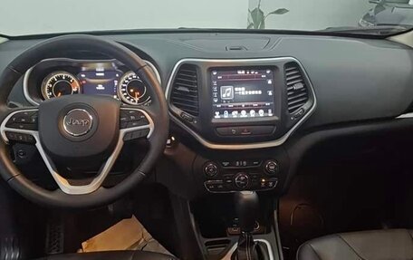 Jeep Cherokee, 2021 год, 1 950 000 рублей, 11 фотография