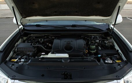 Toyota Land Cruiser Prado 150 рестайлинг 2, 2020 год, 5 600 000 рублей, 10 фотография