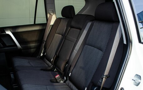 Toyota Land Cruiser Prado 150 рестайлинг 2, 2020 год, 5 600 000 рублей, 14 фотография