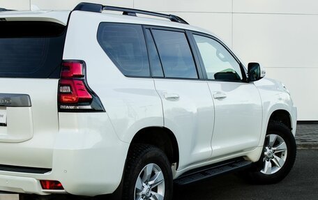 Toyota Land Cruiser Prado 150 рестайлинг 2, 2020 год, 5 600 000 рублей, 22 фотография