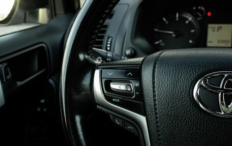 Toyota Land Cruiser Prado 150 рестайлинг 2, 2020 год, 5 600 000 рублей, 25 фотография