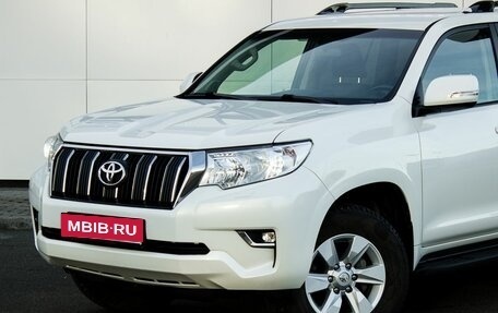 Toyota Land Cruiser Prado 150 рестайлинг 2, 2020 год, 5 600 000 рублей, 19 фотография