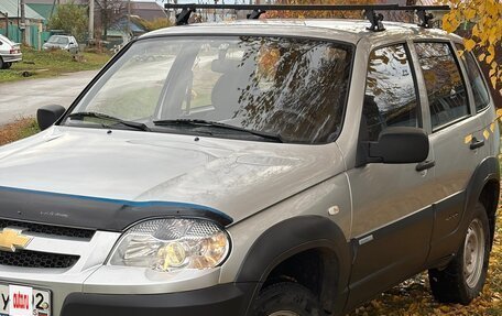 Chevrolet Niva I рестайлинг, 2011 год, 600 000 рублей, 3 фотография