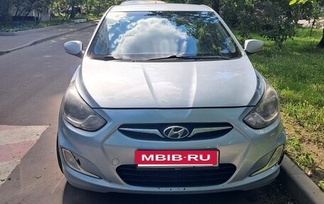 Hyundai Solaris II рестайлинг, 2011 год, 430 000 рублей, 2 фотография
