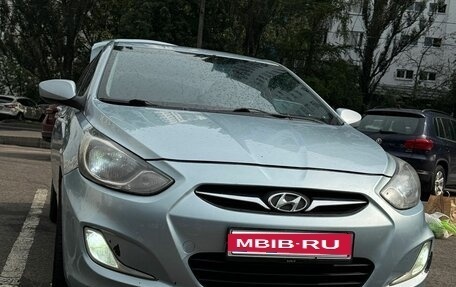 Hyundai Solaris II рестайлинг, 2011 год, 430 000 рублей, 10 фотография