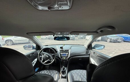 Hyundai Solaris II рестайлинг, 2011 год, 430 000 рублей, 23 фотография