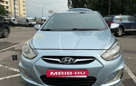 Hyundai Solaris II рестайлинг, 2011 год, 430 000 рублей, 21 фотография
