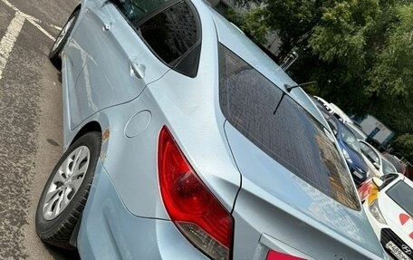 Hyundai Solaris II рестайлинг, 2011 год, 430 000 рублей, 22 фотография