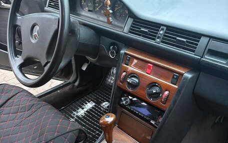 Mercedes-Benz W124, 1989 год, 235 000 рублей, 11 фотография