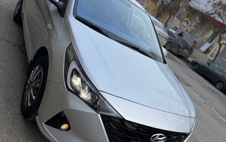 Hyundai Solaris II рестайлинг, 2022 год, 1 640 000 рублей, 2 фотография