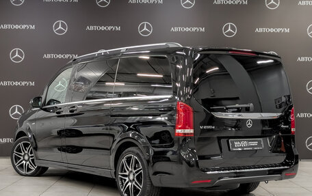 Mercedes-Benz V-Класс, 2017 год, 6 600 000 рублей, 7 фотография